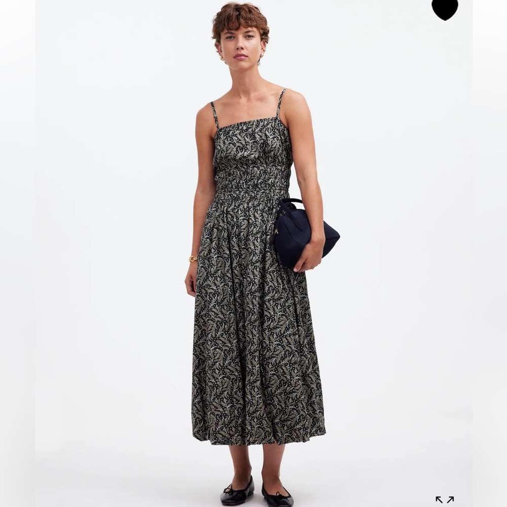 Madewell Sleeveless Bubble-Hem Midi Dress in
Floral